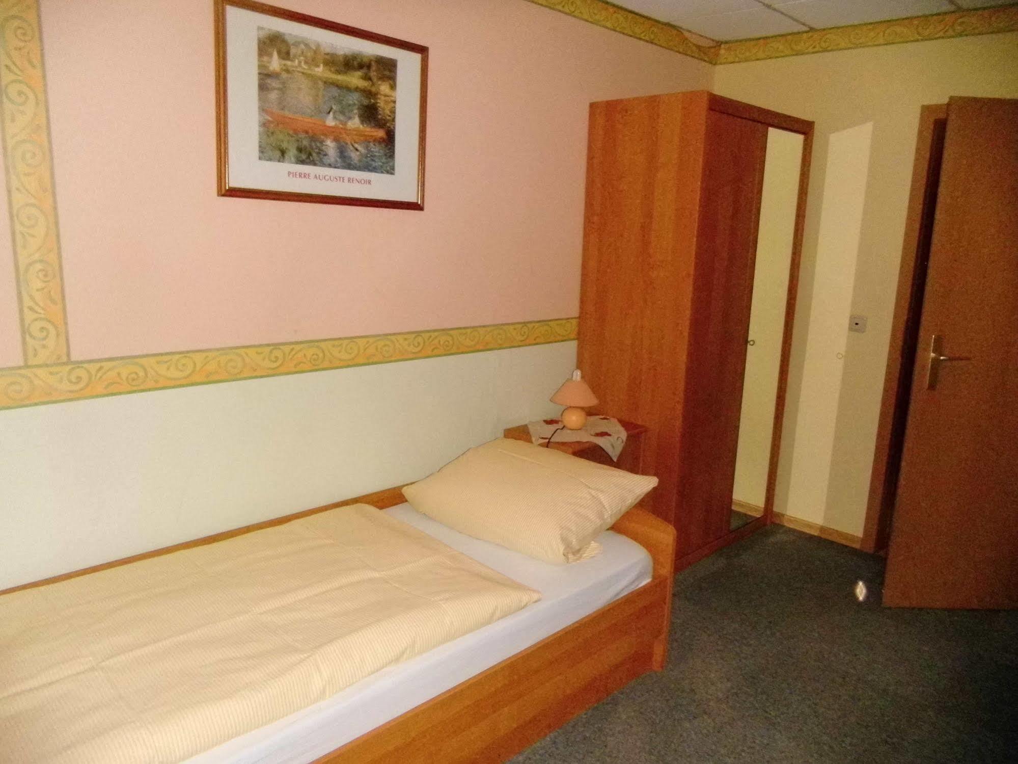 Hotel-Garni "Hof Von Hannover" Wittmund Zewnętrze zdjęcie
